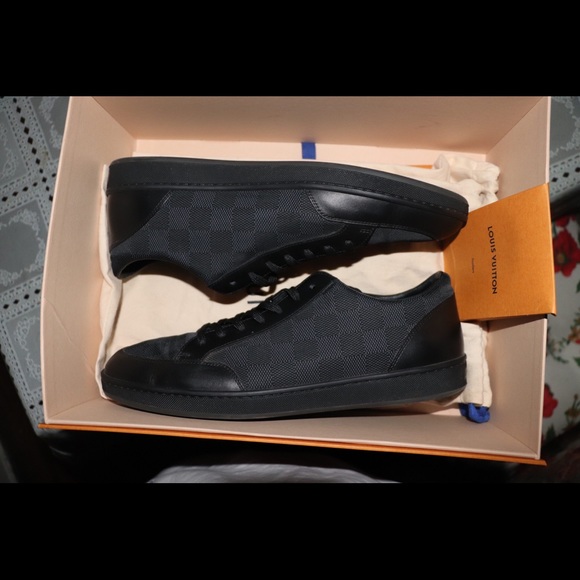 LV offshore sneakers SZ 9 - Picture 5 of 7